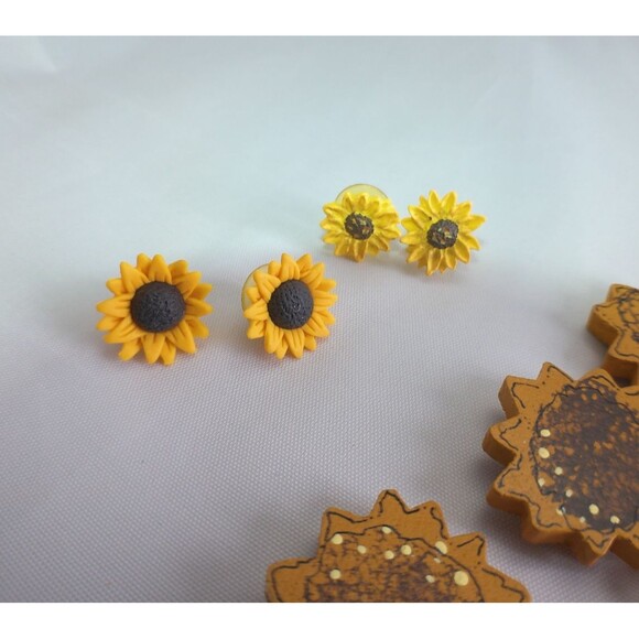 Vintage Sunflower Earrings Button Covers Yellow Brown Lot of 9 - Picture 2 of 6